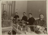 Раненые в лазарете в доме на Зубовском, 15