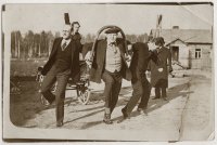 «Тройка». М. Горький, Ф.И. Шаляпин, И.И. Манухин. Фотография. Финляндия, Мустамаки. 1914