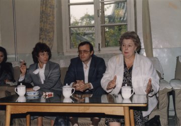 В. Крижевский с Н. Шахаловой (справа) и А. Рудник