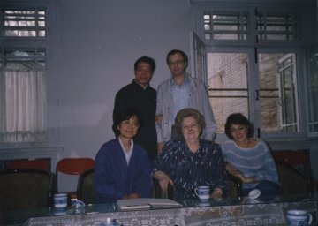 Н. Шахалова в центре, справа А. Рудник, стоит справа В. Крижевский