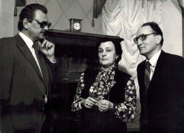 Ю.В. Яковлев, Г.Ф. Щёболева, В.Я. Лакшин в кабинете А.П. Чехова. 1978